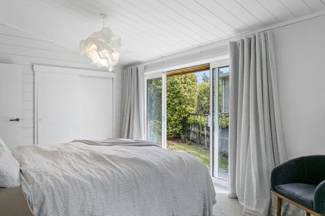 Photo of property in 4 Kathleen Place, Rainbow Point, Taupo, 3330