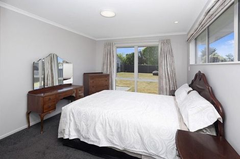 Photo of property in 215 Mairehau Road, Burwood, Christchurch, 8083