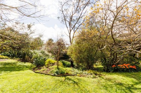 Photo of property in 16 Clifton Terrace, Fitzherbert, Palmerston North, 4410