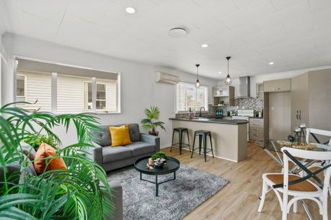 Photo of property in 83 Clemow Road, Fitzroy, New Plymouth, 4312