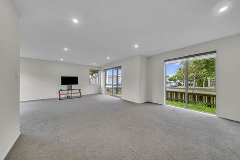 Photo of property in 14 Pipipi Crescent, Takanini, 2112