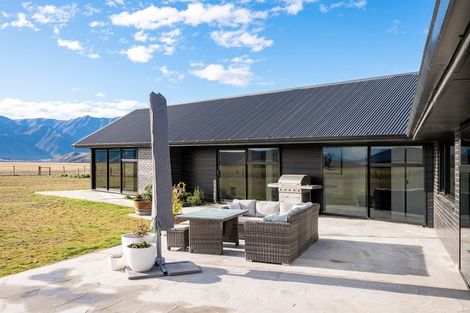 Photo of property in 23 Hardacre Place, Omarama, 9412