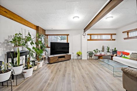 Photo of property in 91 Barrys Road, Glendene, Auckland, 0602