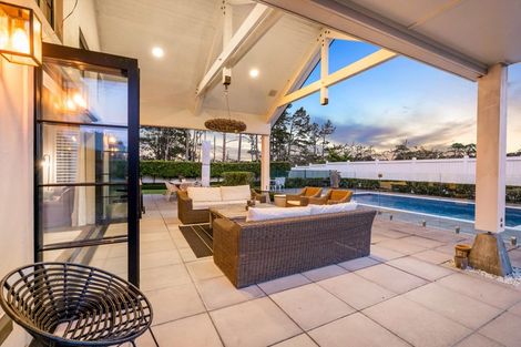 Photo of property in 80 Station Road, Kumeu, 0891