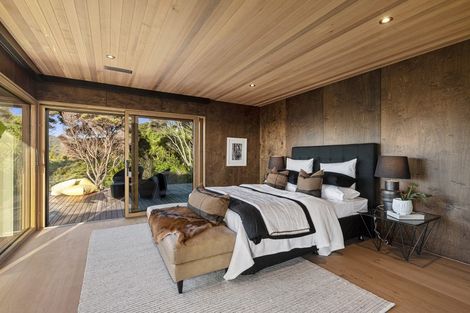 Photo of property in 124a Seaview Road, Piha, New Lynn, 0772