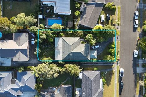 Photo of property in 1 Freshney Place, Hillpark, Auckland, 2102