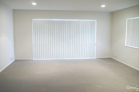 Photo of property in 22 Terrasini Drive, Flat Bush, Auckland, 2019