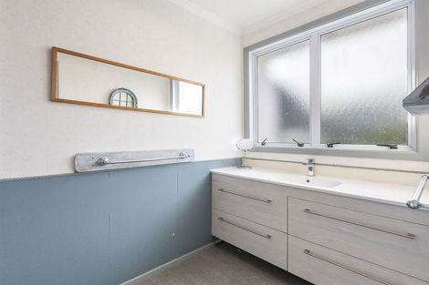 Photo of property in 6 Omata Road, Westown, New Plymouth, 4310