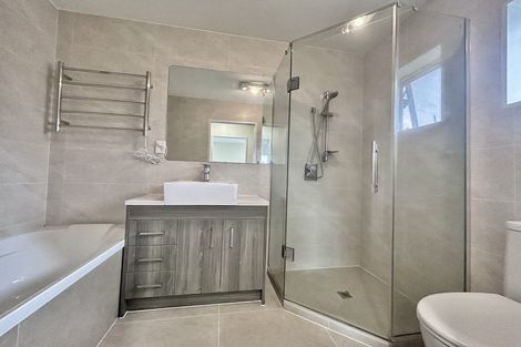 Photo of property in 28 Mantra Road, Massey, Auckland, 0614