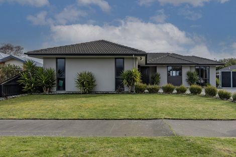 Photo of property in 29 Mataroa Place, Parklands, Christchurch, 8083
