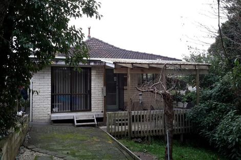 Photo of property in 8b Walpole Avenue, Hillpark, Auckland, 2102