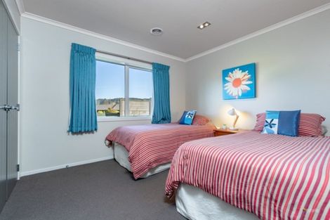 Photo of property in 14 Jade Crescent, Timberlea, Upper Hutt, 5018