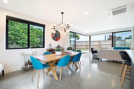 Photo of property in 3 Shamrock Lane, Te Atatu Peninsula, Auckland, 0610