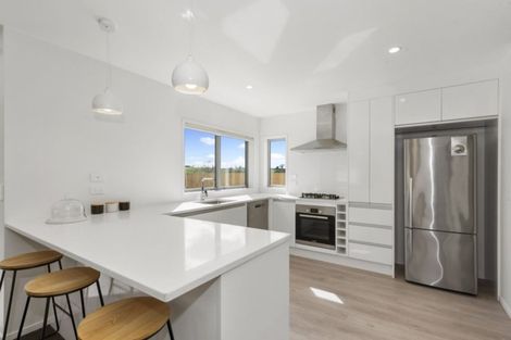 Photo of property in 2/12 Faber Place, Rototuna North, Hamilton, 3281