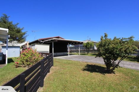 Photo of property in 1/2 Finlow Drive, Te Atatu South, Auckland, 0610