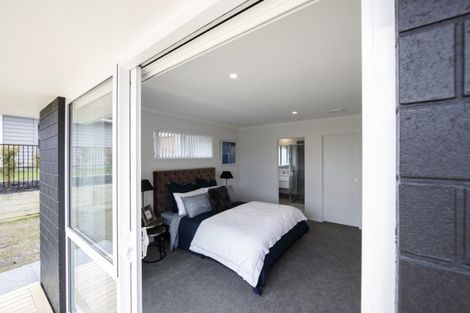 Photo of property in 15 Pitoitoi Drive, Riverhead, 0820