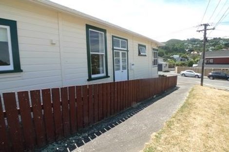Photo of property in 38 Eden Street, Island Bay, Wellington, 6023