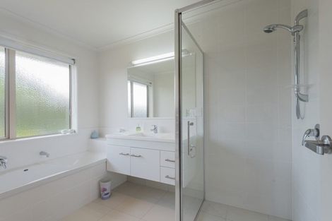 Photo of property in 160b One Tree Point Road, One Tree Point, 0118