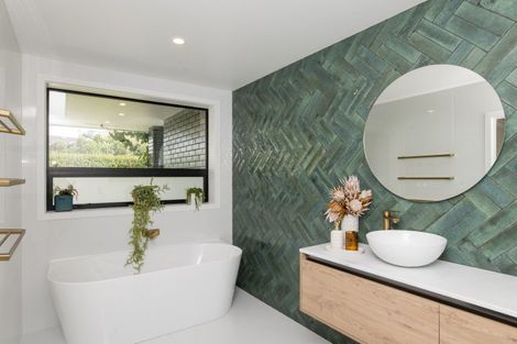 Photo of property in 74 Scarlys Way, Okitu, Gisborne, 4010