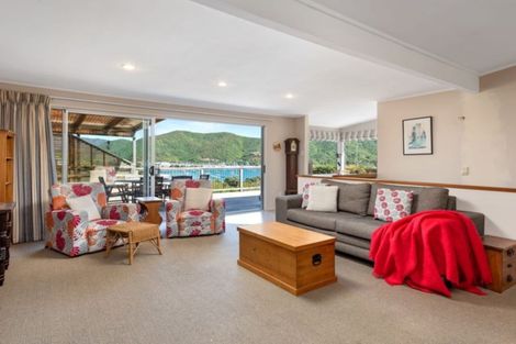 Photo of property in 10 Amelia Crescent, Waikawa, Picton, 7220