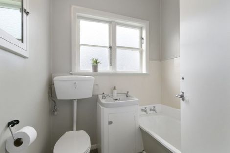 Photo of property in 4 Treadwell Street, Naenae, Lower Hutt, 5011