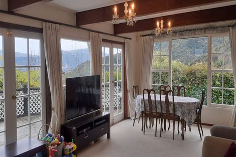Photo of property in 6 Kerkwall Drive, Naenae, Lower Hutt, 5011