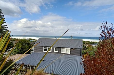 Photo of property in 17 Queen Street, Brighton, Dunedin, 9035