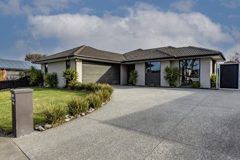 Photo of property in 29 Mataroa Place, Parklands, Christchurch, 8083