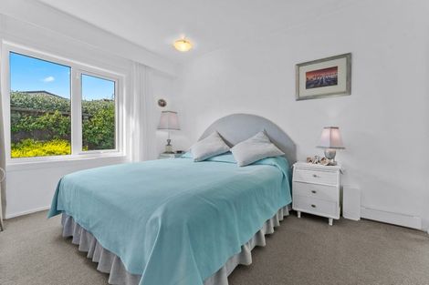 Photo of property in 1/4a Dallinghoe Crescent, Milford, Auckland, 0620