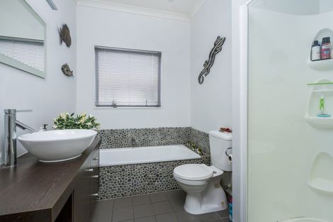 Photo of property in 75 Browns Bay Road, Browns Bay, Auckland, 0630