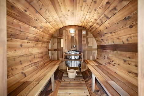 Photo of property in 23 Cedar Drive, Kelvin Heights, Queenstown, 9300