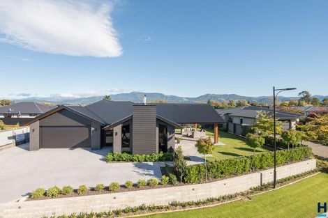 Photo of property in 4 Puketutu Grove, Motueka, 7120