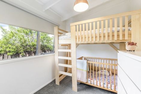 Photo of property in 5b Eagle Place, Red Beach, 0932