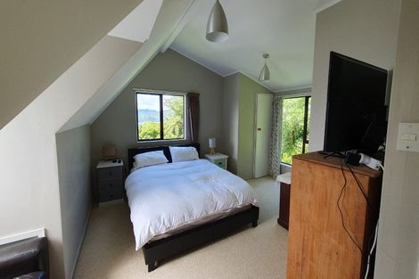 Photo of property in 34 Pekanga Road, Normandale, Lower Hutt, 5010