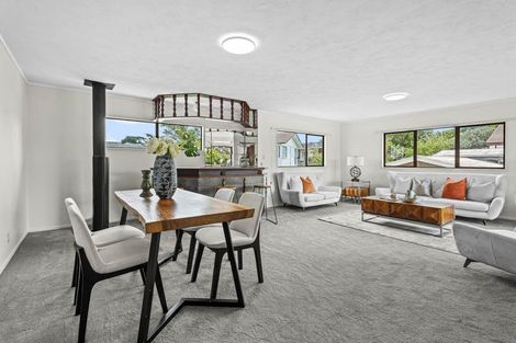 Photo of property in 3 Cheam Place, Pakuranga Heights, Auckland, 2010