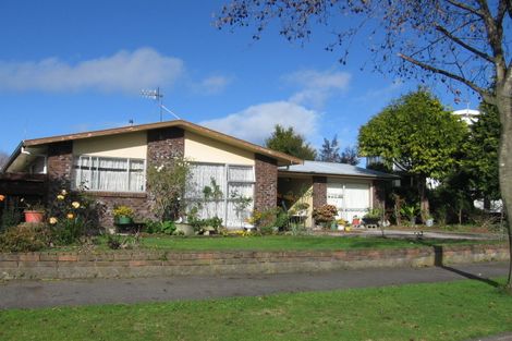 Photo of property in 16 Raglan Avenue, Cloverlea, Palmerston North, 4412