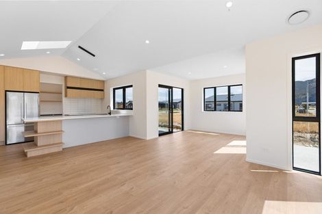 Photo of property in 4 Pipson Way, Lake Hawea, 9382