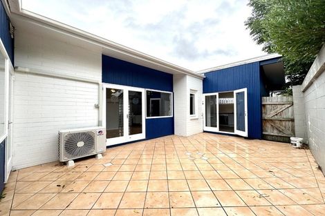 Photo of property in 358 Te Atatu Road, Te Atatu South, Auckland, 0610