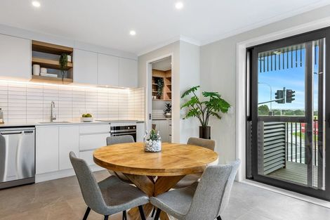 Photo of property in 3/2 Te Rito Road, Hobsonville, Auckland, 0616