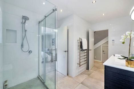 Photo of property in 74 Holyoake Place, Chatswood, Auckland, 0626