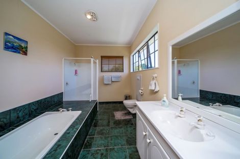 Photo of property in 335 Waihi Road, Hawera, 4673