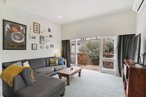 Photo of property in 150 Russell Terrace, Berhampore, Wellington, 6023