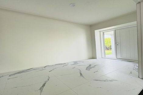 Photo of property in 58 Grimseys Road, Redwood, Christchurch, 8051