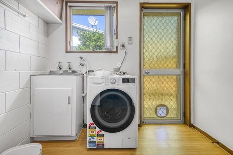 Photo of property in 1/1a Blanes Road, Weymouth, Auckland, 2103