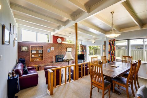 Photo of property in 222a Grove Road, Mayfair, Hastings, 4122