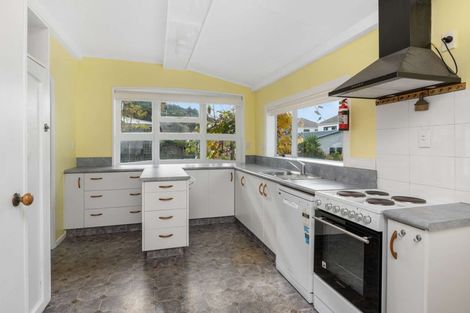 Photo of property in 6 Durham Street, Picton, 7220