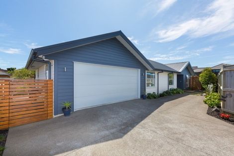 Photo of property in 3 Garrett Drive, Whalers Gate, New Plymouth, 4310