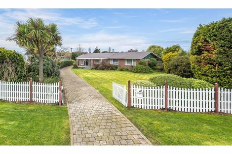 Photo of property in 64 Main North Road, Woodend, 7610