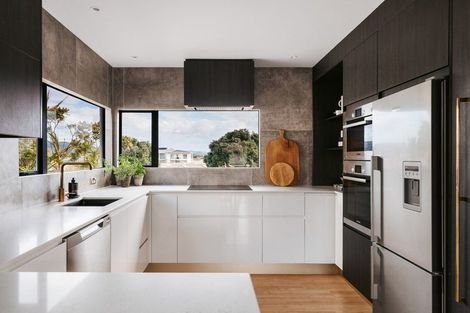 Photo of property in 21a Sunbrae Grove, Mount Maunganui, 3116