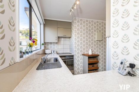 Photo of property in 10 Te Kiteroa Grove, Churton Park, Wellington, 6037